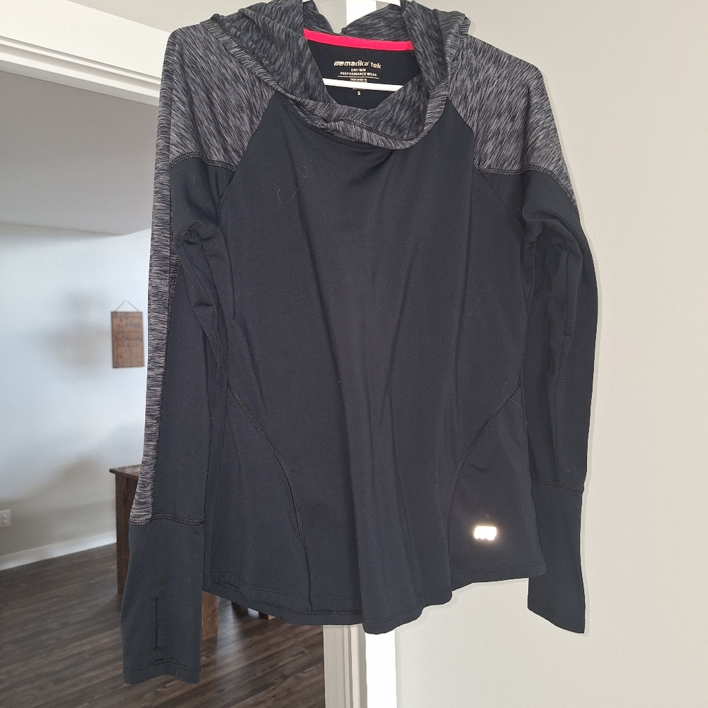 Long sleeve top